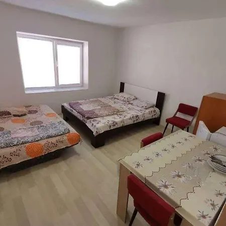Studia Daniel * Peštani